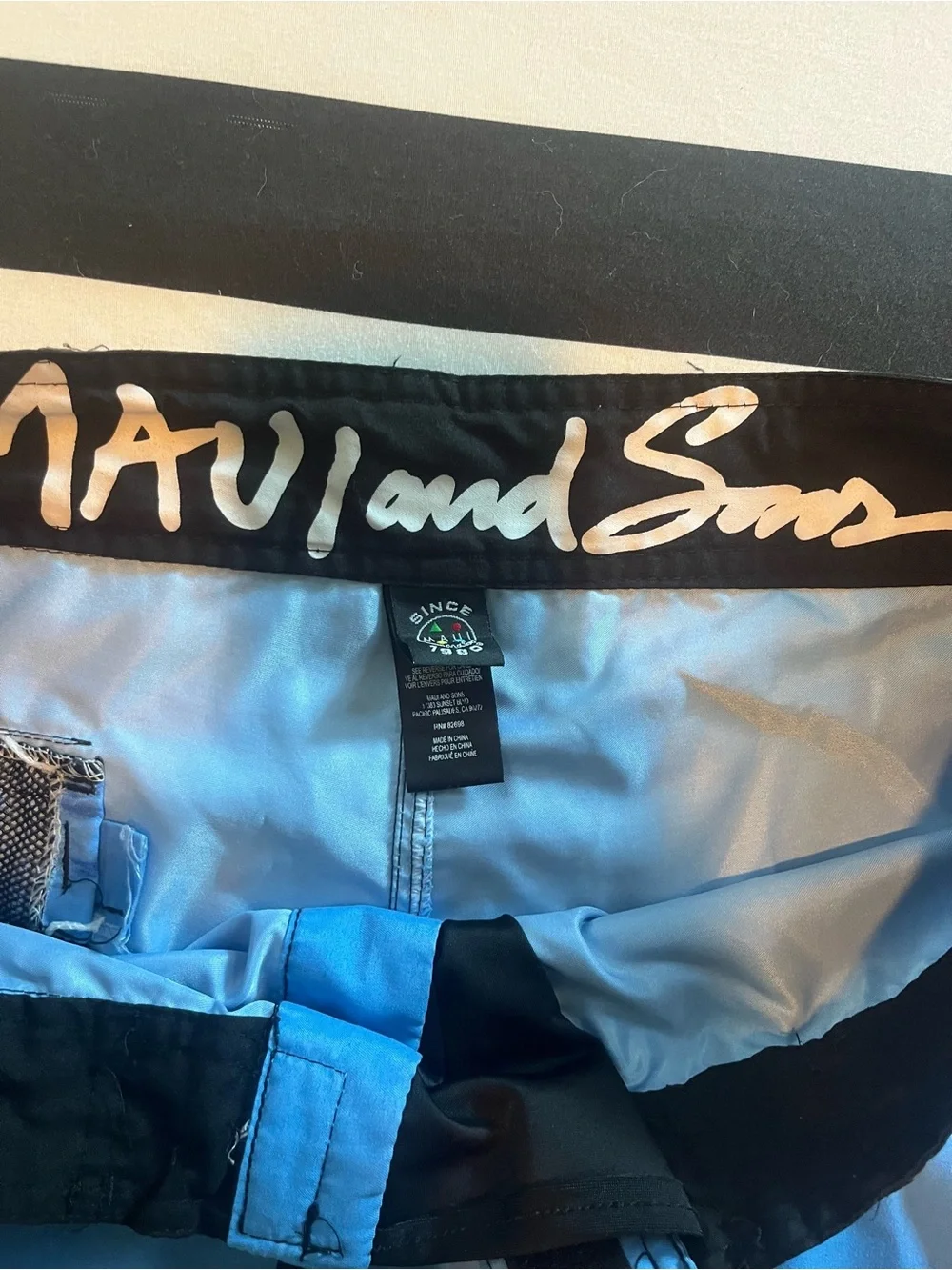 Maui and Sons Men's Blue and Black Striped Swim Trunks
